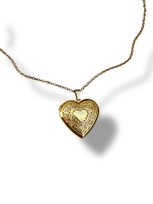 Clara’s Locket Necklace